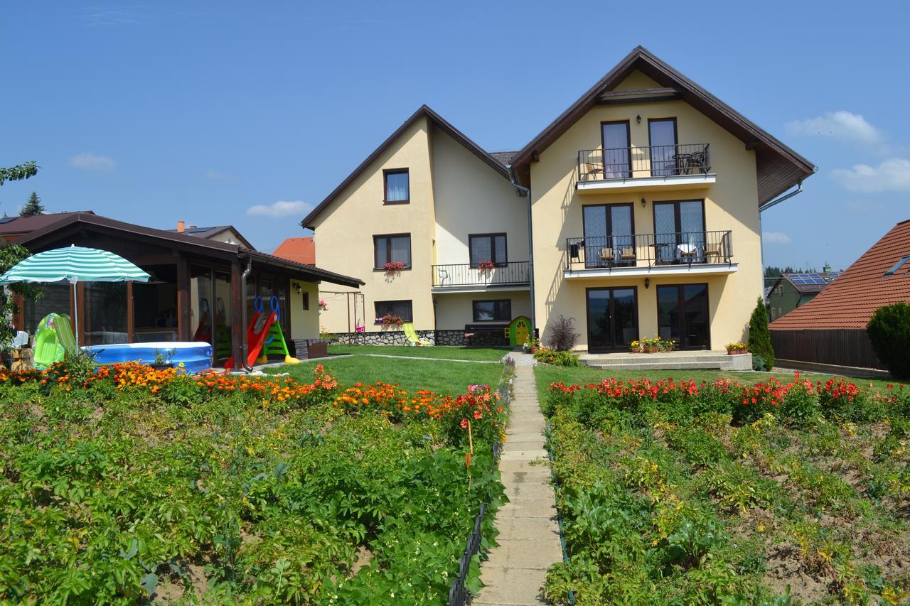 Privat Luptak Hotel Štrba Eksteriør billede